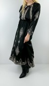 İşleme detaylı siyah saten elbise