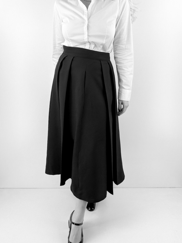 Black midi pleated skirt