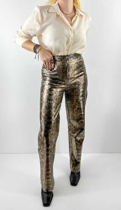 Yılan derisi desenli parlak pantolon