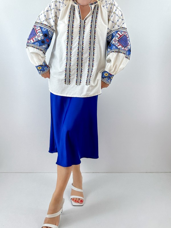 Blue embroidery detailed blouse