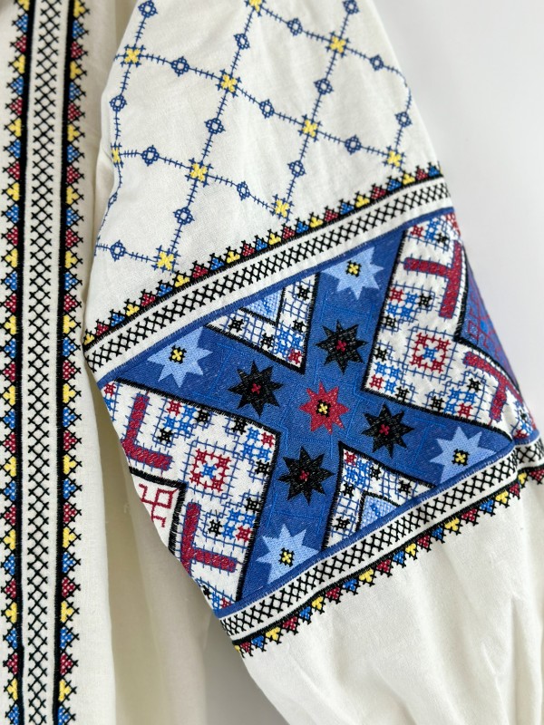 Blue embroidery detailed blouse