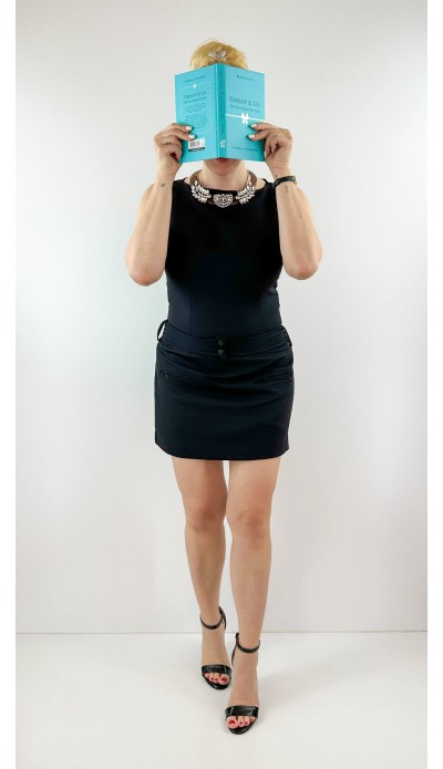 Kemer detaylı kalın askılı siyah elbise