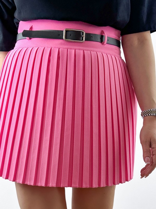 Pink pleated short skirt