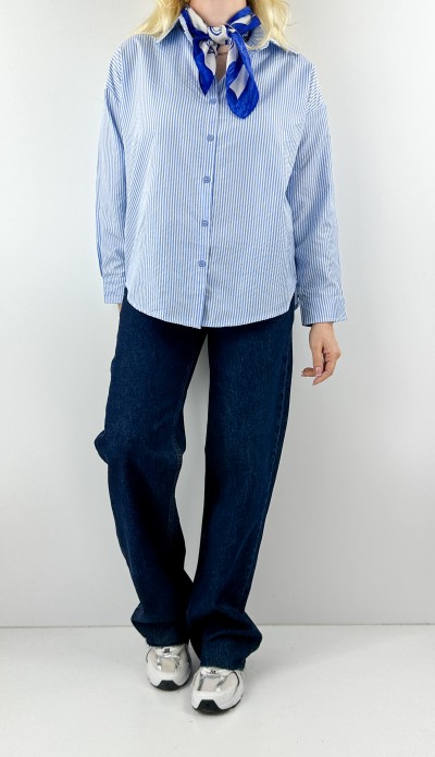 Mavi çizgili pamuklu gömlek