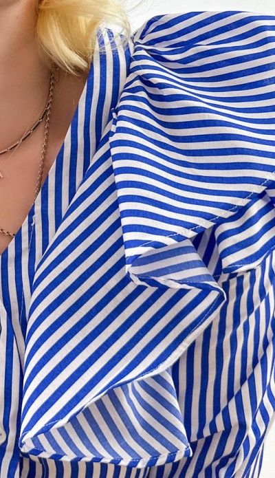 Fırfırlı mavi çizgili gömlek