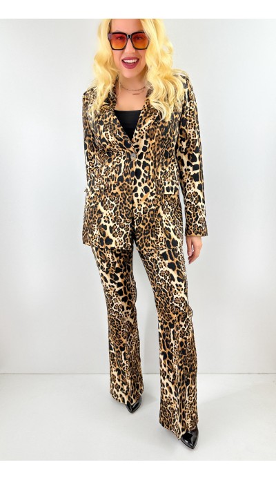 Leopar desenli ceket pantolon takım
