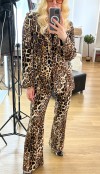 Leopar desenli ceket pantolon takım