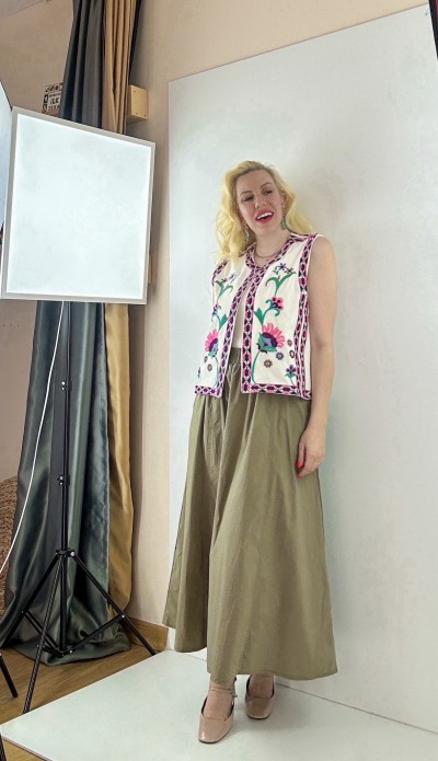 Embroidery detailed vest