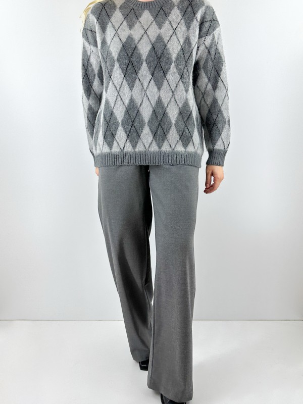 Diamond pattern gray sweater