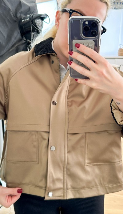 Collar and cuff velvet detailed coat