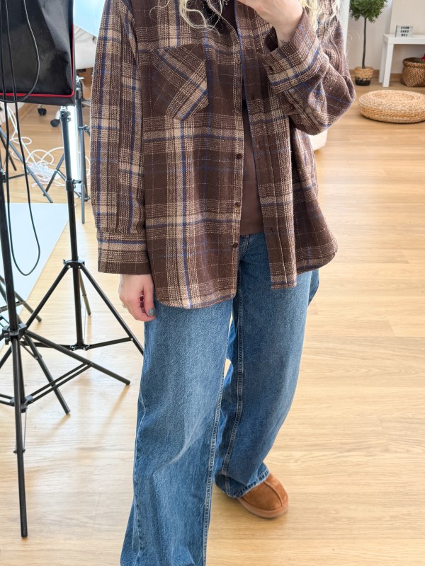 Kahverengi mavi çizgili oduncu gömlek