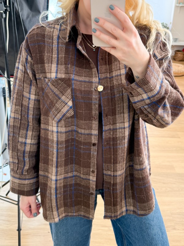 Kahverengi mavi çizgili oduncu gömlek