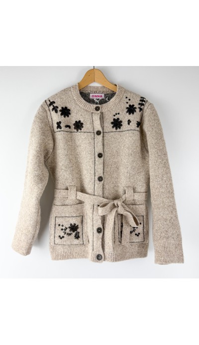 Nakış detaylı kemerli tasarım hırka