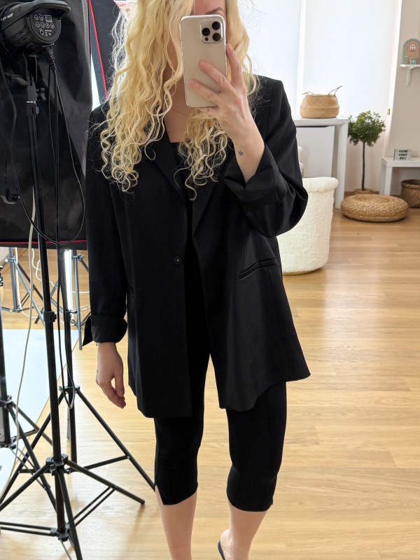 Black capri leggings