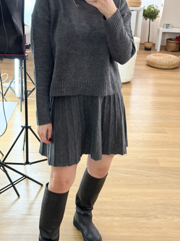 Gri balıkçı triko kazak etek takım