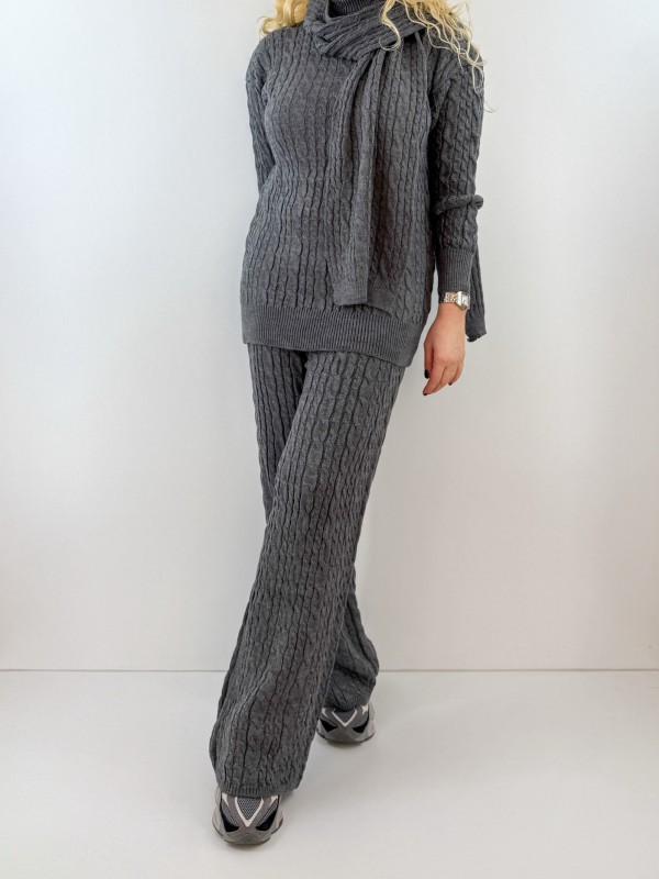 Gray three pieces knit set