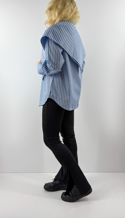 Scarf detailed striped shirt