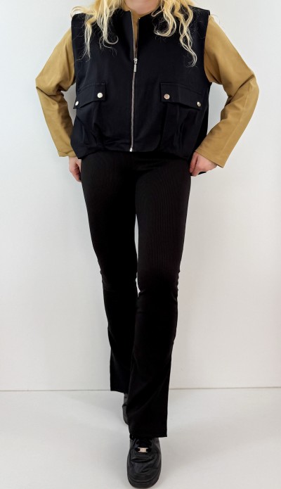Black baloon model vest