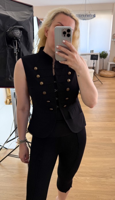 Black button detailed vest
