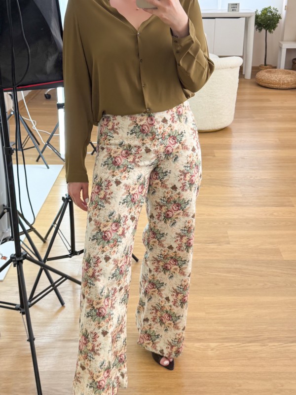 Çiçek desenli geniş paça kot pantolon