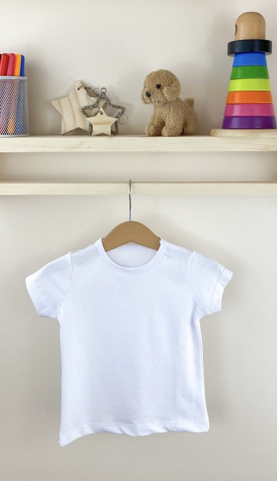 Beyaz kısa kollu pamuklu bebek tişört