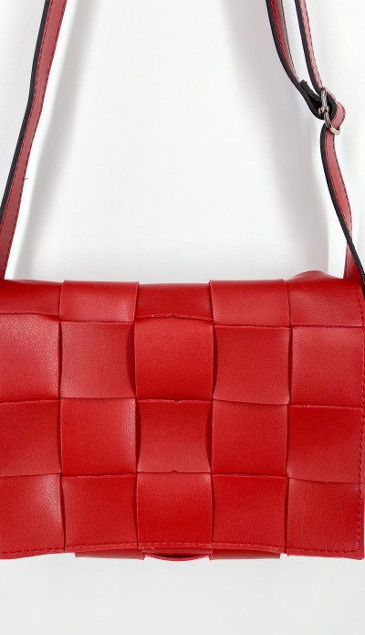 Kırmızı örgü detaylı çanta