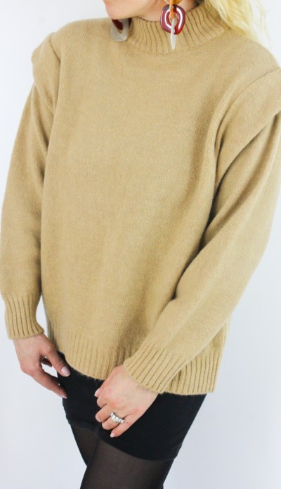 Düşük omuz sütlü kahve kazak