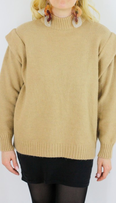 Düşük omuz sütlü kahve kazak