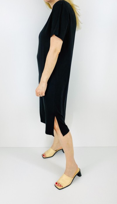 Çift taraf yırtmaçlı siyah elbise