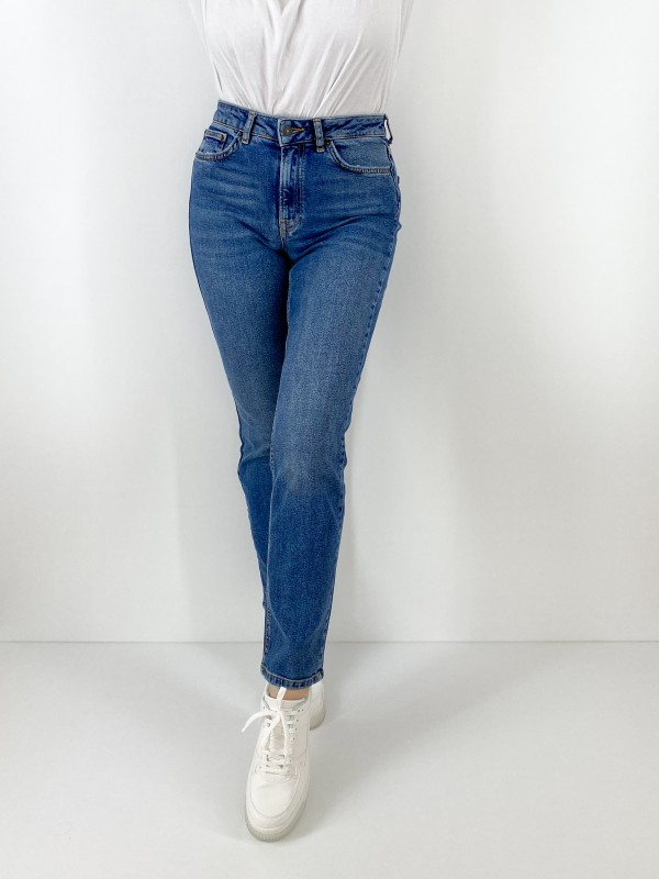 High waisted slim jeans