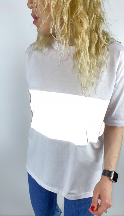 Reflektör detaylı beyaz t-shirt