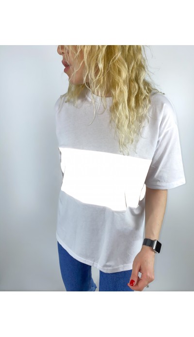 Reflektör detaylı beyaz t-shirt