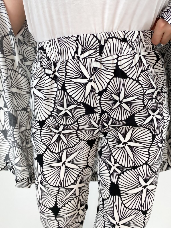 Siyah beyaz desenli pantolon kimono takım