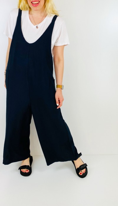 Siyah rahat kalıp tulum