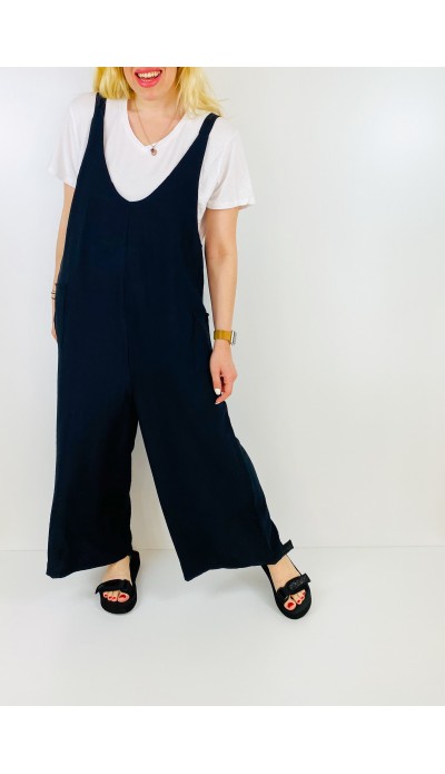 Siyah rahat kalıp tulum