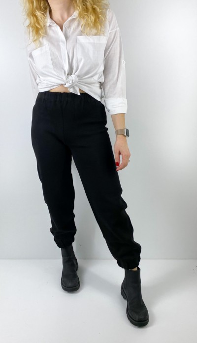 Siyah bilekten lastikli triko pantolon