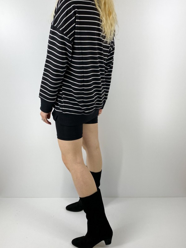 White striped black sweatshirt