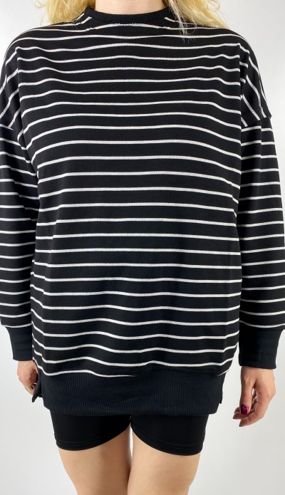 Beyaz çizgili siyah sweatshirt