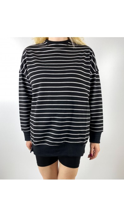 Beyaz çizgili siyah sweatshirt