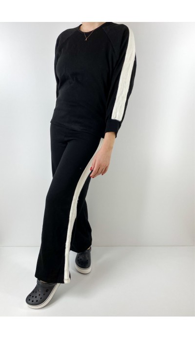 Yanı beyaz çizgili siyah bluz pantolon takım