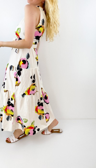 Boyundan bağlı krem maxi elbise