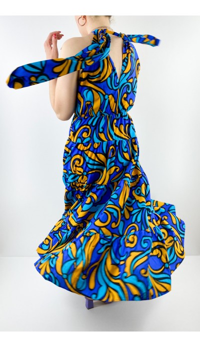 Boyundan bağlı tasarım elbise 