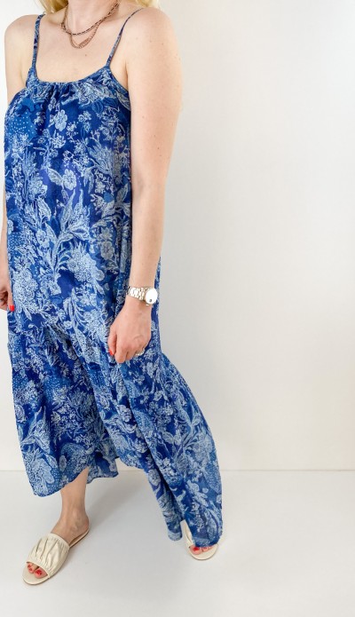 Mavi volanlı ince askılı elbise