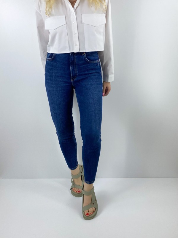 Crop white shirt