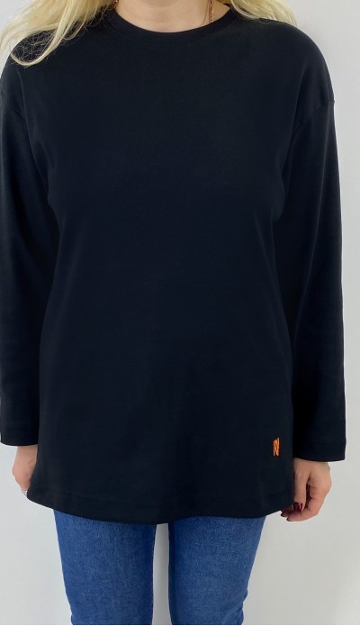 Siyah bisiklet yaka uzun kollu tişört