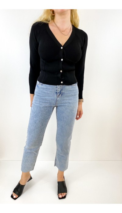 Siyah korse etkisi yaratan hırka