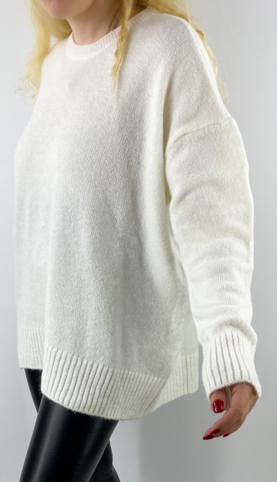 Beyaz oversize kazak