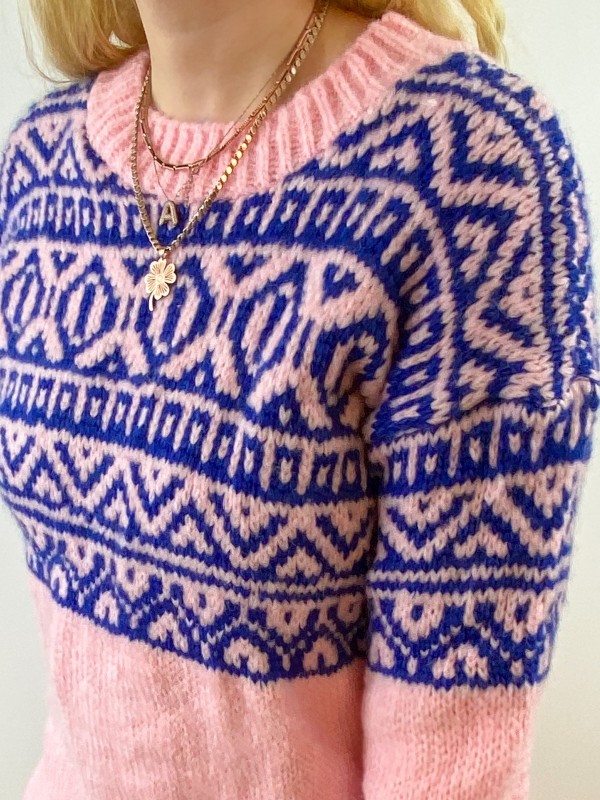 Blue ethnic printed pink pullover