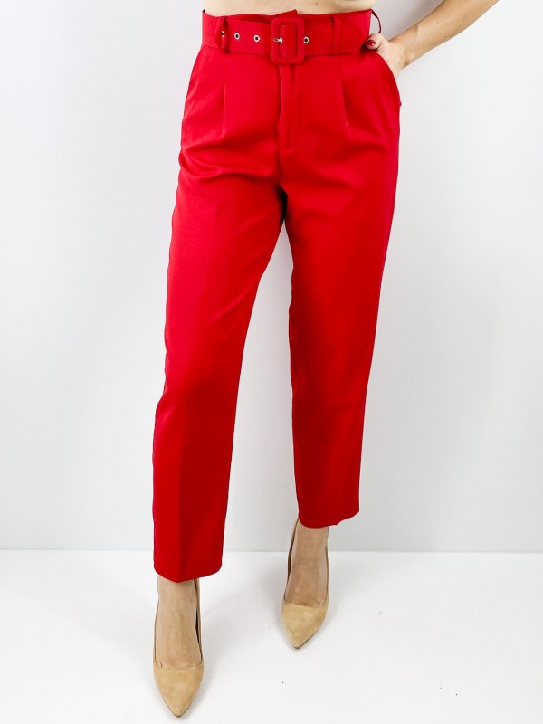 Belt detailed red carrot pants