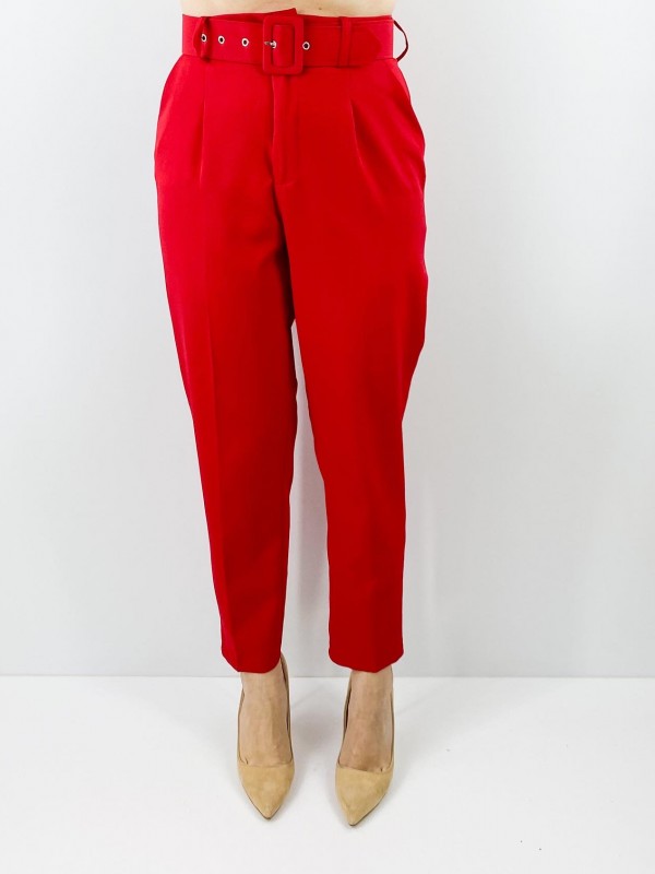 Kemerli kırmızı pantolon